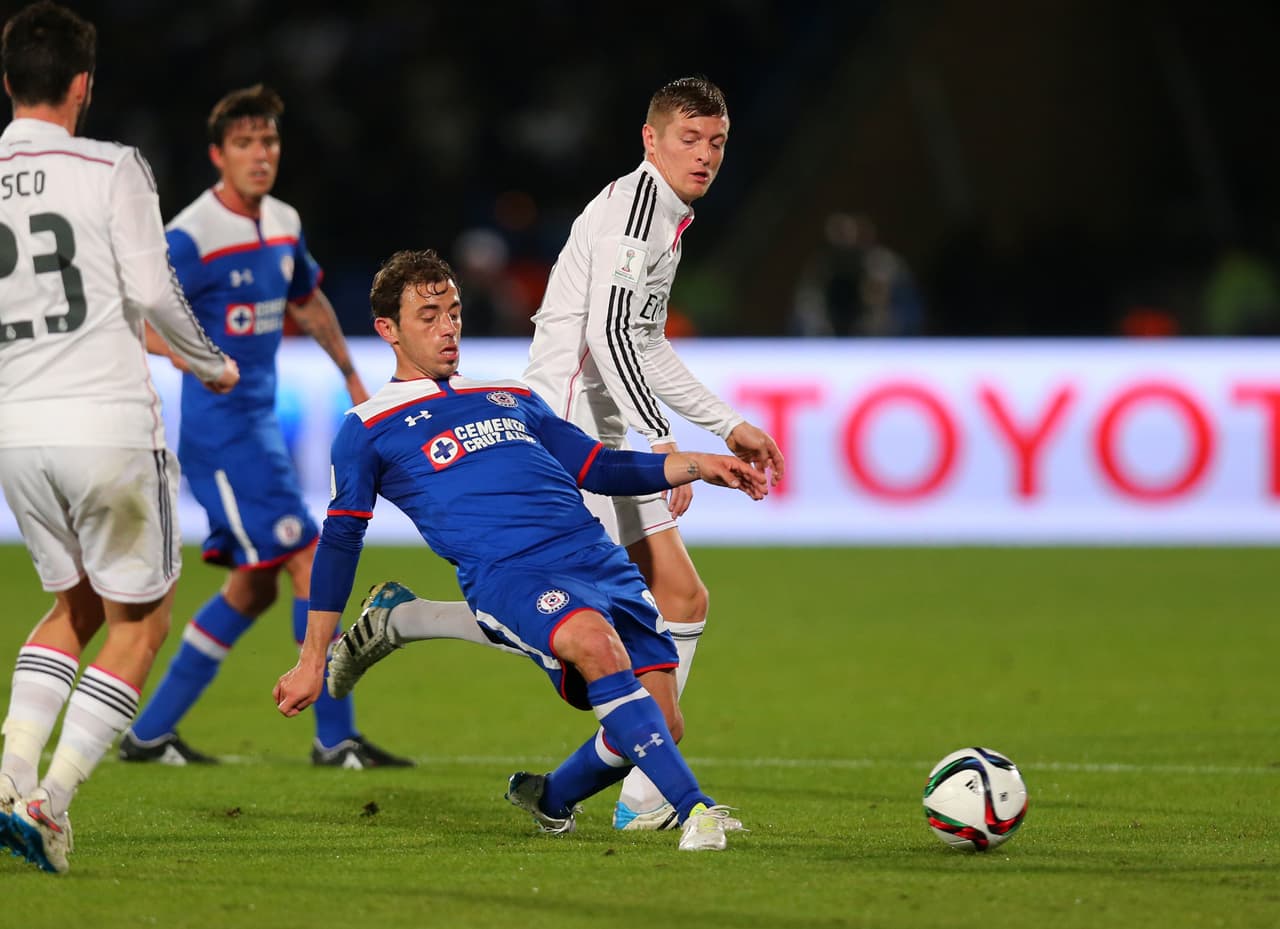El paso de Hernán Bernardello por la Liga MX al menos le entregó la satisfacción de haber jugado contra el gran Toni Kroos del Real Madrid. Ese fue su penúltimo partido con el "Azul" y adiós nicanor.