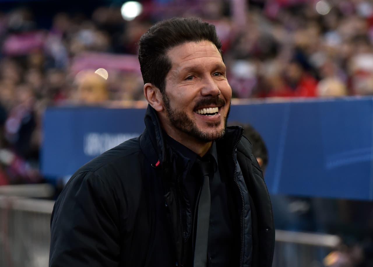 El 'Cholo' Simeone se retiró del campo con una enorme sonrisa por la satisfacción de eliminar al poderoso Barcelona y por meter a su equipo otra vez entre los cuatro mejores clubes de Europa.
