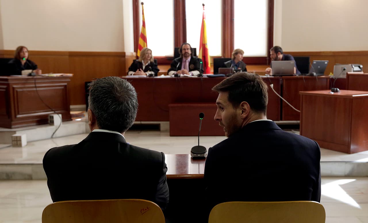 Messi llega a su juicio por fraude fiscal