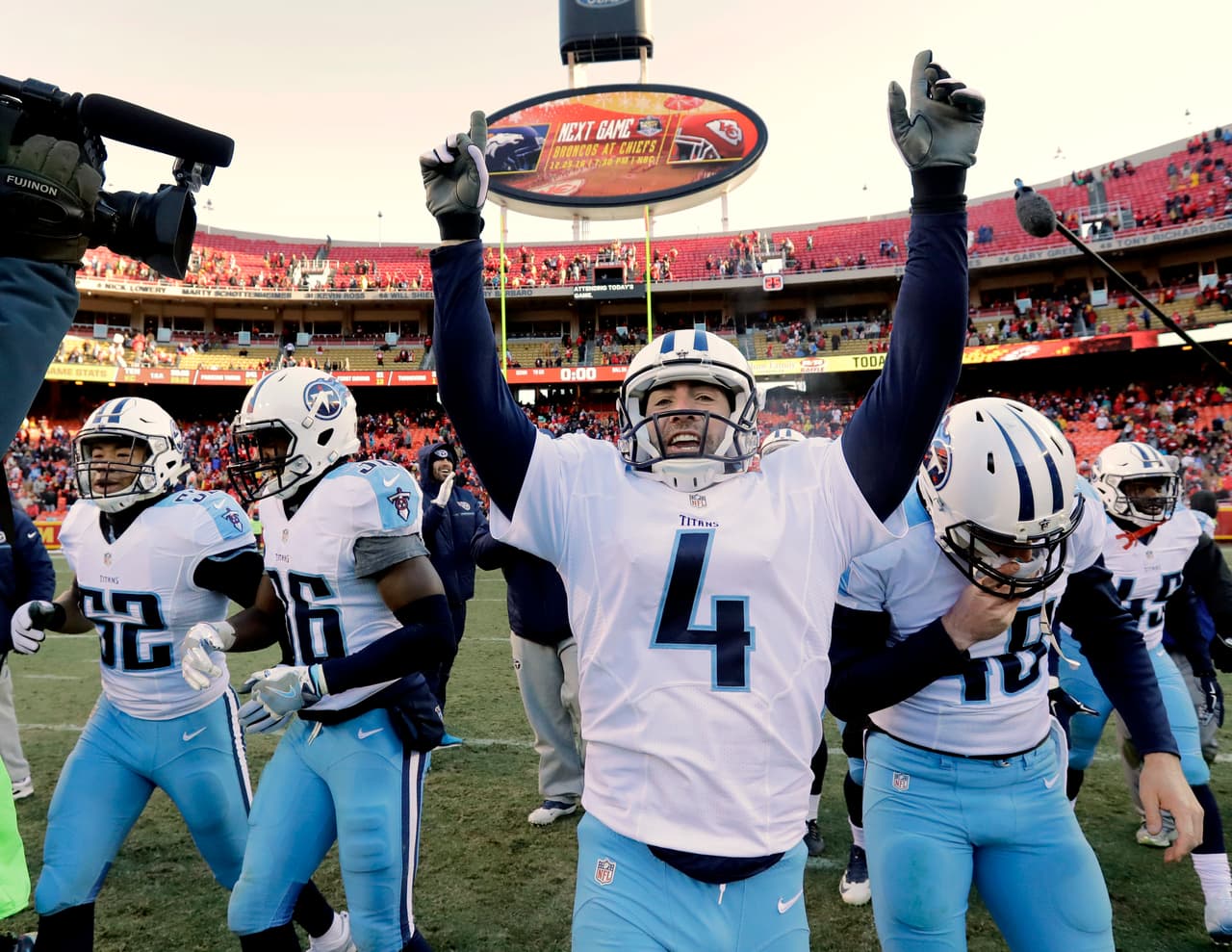 Tennessee Titans kicker Ryan Succop (4) celebrates after making the winning field goal during the second half of an NFL football game against the Kansas City Chiefs, Sunday, Dec. 18, 2016 in Kansas City, Mo. ( AP Photo/Charlie Riedel)
