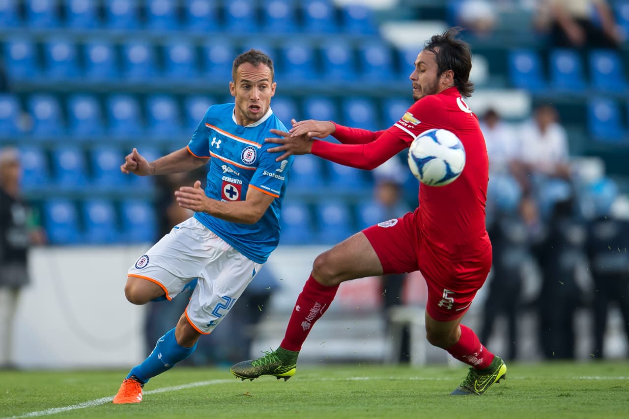 No hizo pretemporada, comenzó a jugar con el torneo ya iniciado y cuando jugó su aporte fue muy escaso. Afortunadamente a Fernando Belluschi ahora le está yendo bien con San Lorenzo de Almagro.