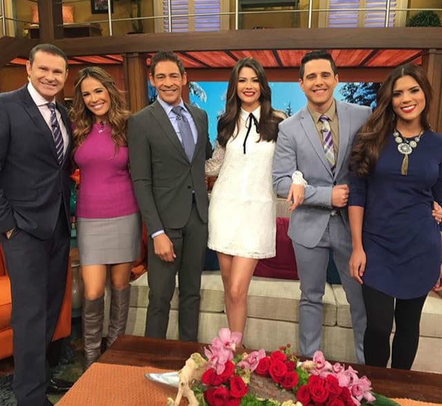 ¡Es bonito despertar en familia! (10 de febrero, 2016)