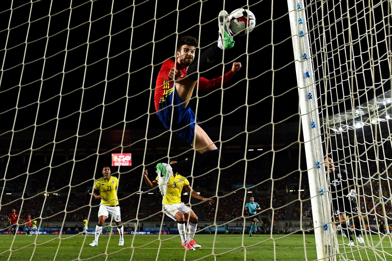 La igualdad llegó al minuto 40 del primer tiempo en un descuido español que aprovechó Edwin Cardona.