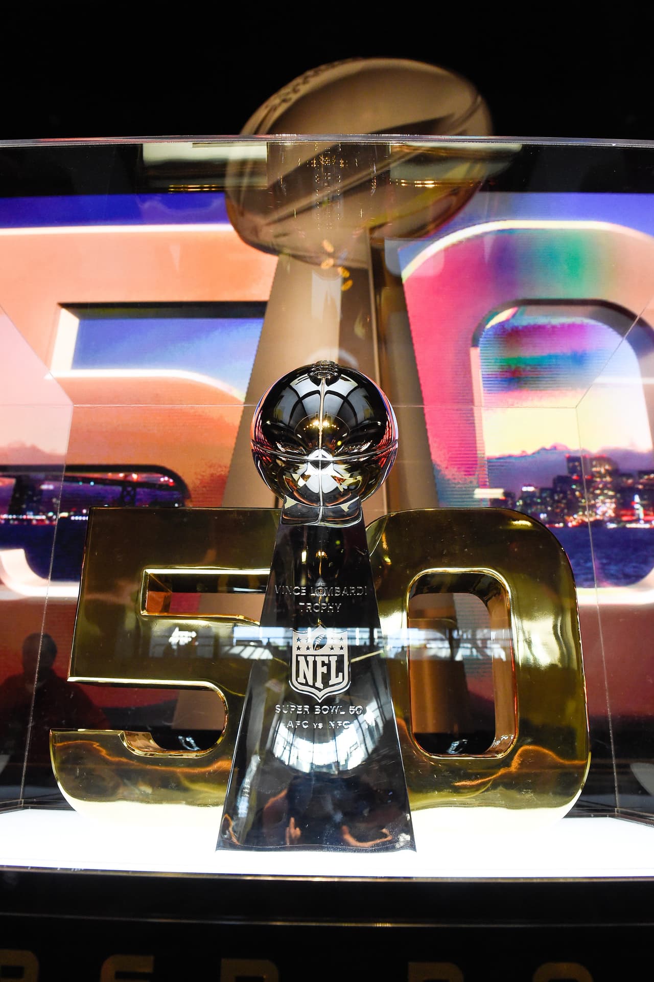 Con motivo del aniversario 50 del juego más importante en la NFL, la ciudad de San Francisco nos muestra lo mejor que tiene para esta celebración, he aquí las mejores imágenes.