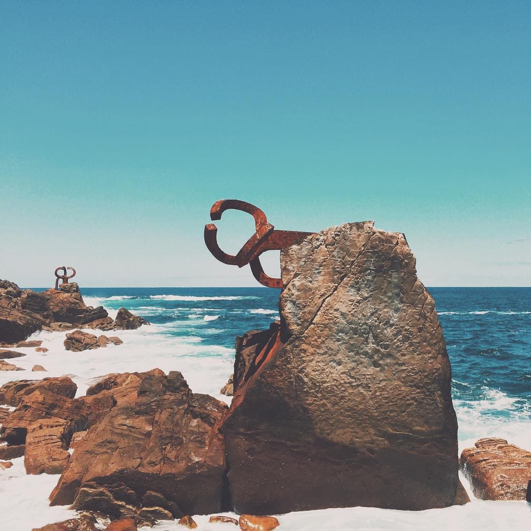 Una foto de Peine del Viento tomada por María, en España.