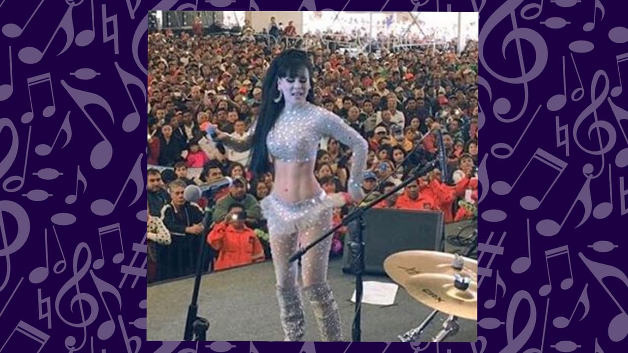 Maribel Guardia tiene 58 años de edad. Sí, leyeron bien. 58. El espectacular cuerpo de esta mujer es algo a lo cual nunca nos vamos acostumbrar. Y lo que es peor, la cantante y actriz se convertirá en abuela muy pronto. Su único hijo, José Julián Figueroa, quien tuvo con el fallecido Joan Sebastian, se convertirá en padre en el mes de mayo. José Julián sólo tiene 21 años, pero desde ya está haciendo que Maribel sea una mujer muy feliz.