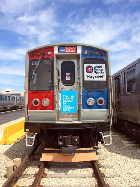 Un tren dará un recorrido especial en la línea roja antes del primer lanzamiento en cada partido.