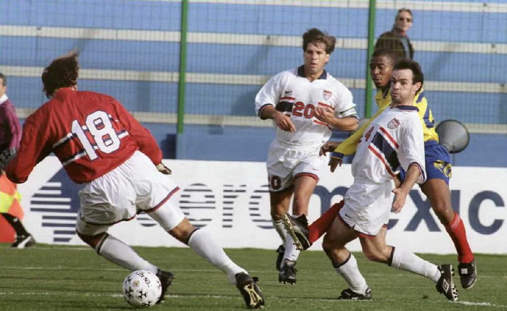 Otro resultado oficial en favor de Colombia fue en la Copa de Oro del 2000 cuando tras empatar 1-1 en los 90 minutos, la victoria llegó por medio de los penales.