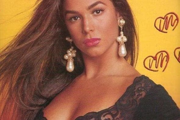 Comenzó su carrera artística con el grupo musical "Timbiriche".