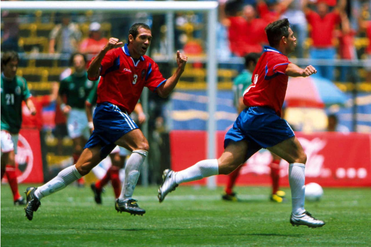 Costa Rica derrotó a México en el Estadio Azteca en 2001.