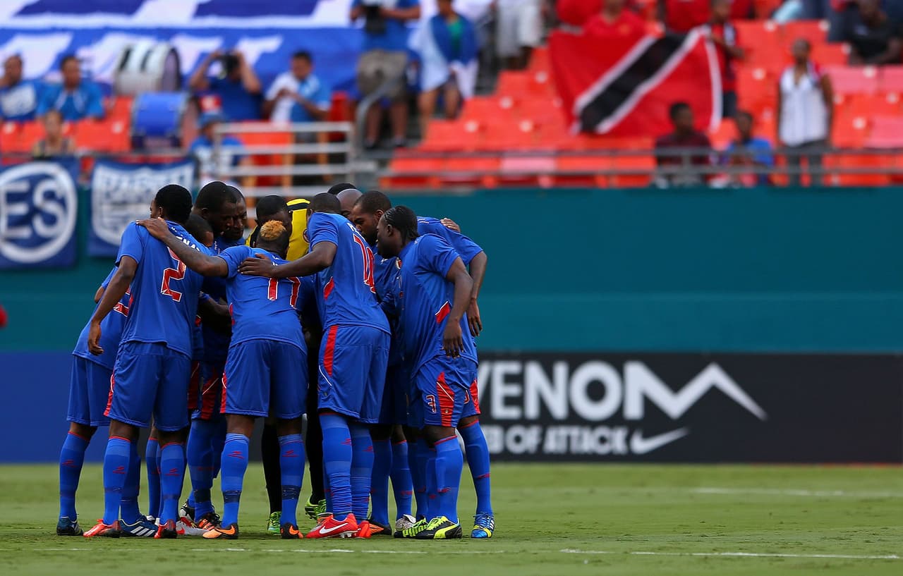 Su entrenador es el francés Patrice Neveu. Tiene 61 años y ha dirigido principalmente a selecciones africanas como Niger, Guinea, Congo y Mauritania.