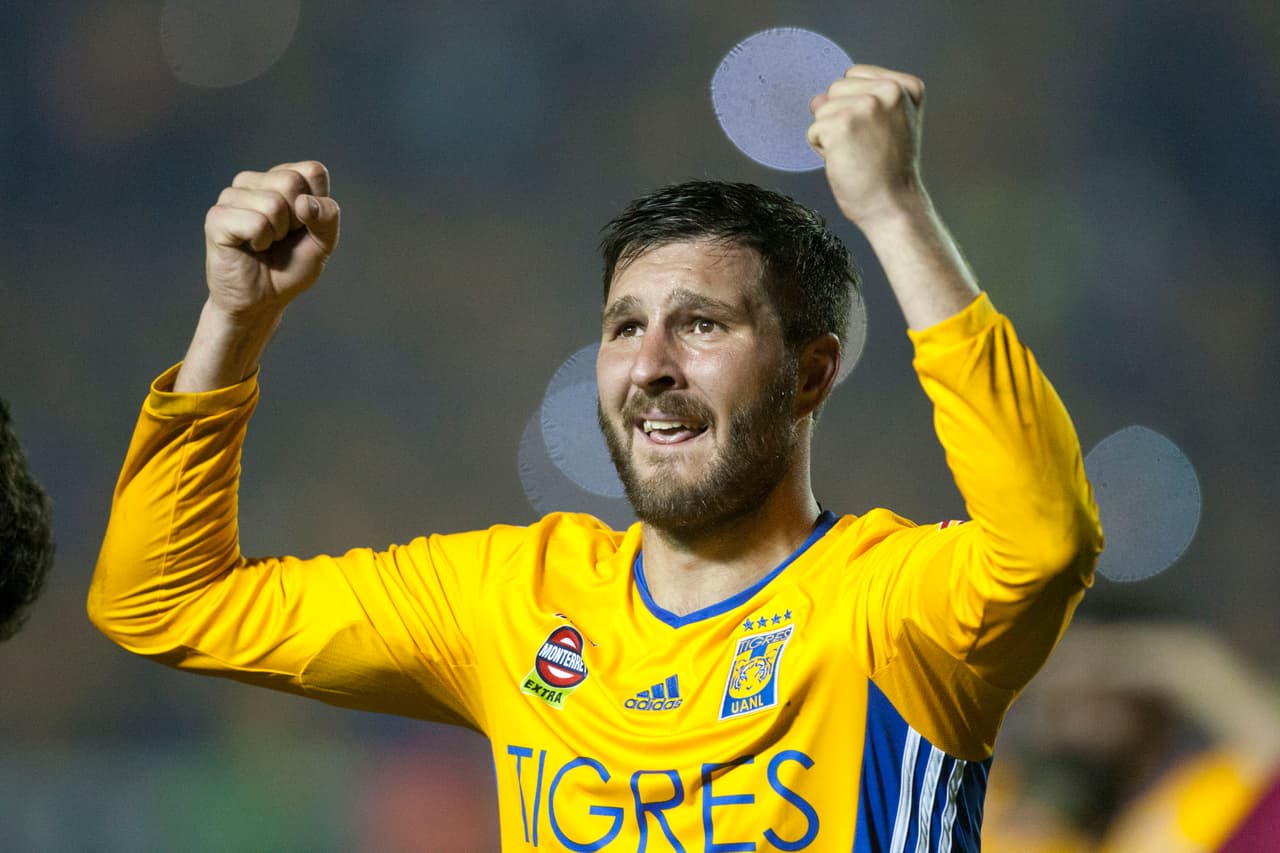 El francés André Pierre Gignac recibió ofertas millonarias de China para salir de Tigres, con el que salió campeón del Apertura-2016 en la Liga MX.