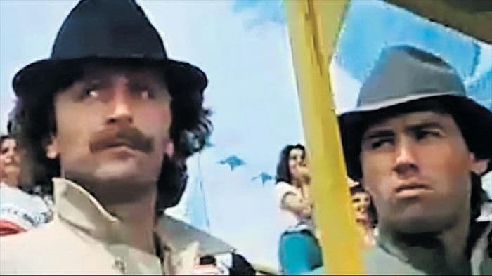 Carletto actuó en la película "El Mundo de Don Camilo" de 1952.