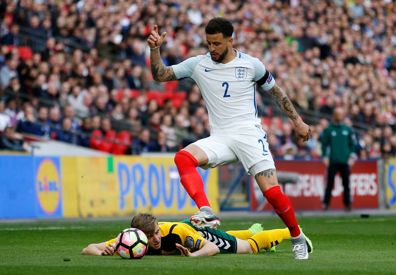 Kyle Walker, lateral derecho del Tottenham, la está rompiendo con su equipo y la selección de Inglaterra. Manchester City lo pretende desde este mercado de verano.