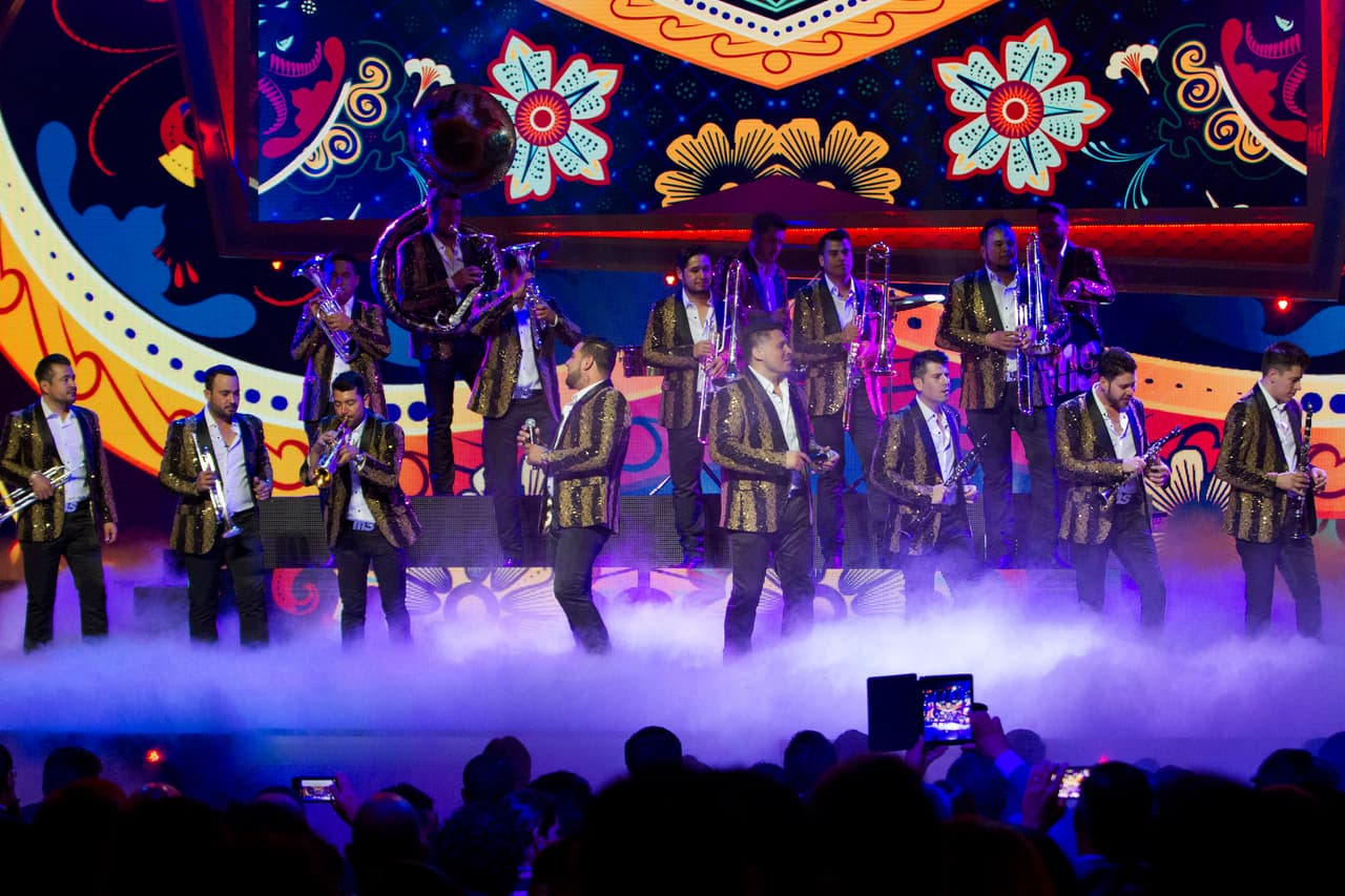 La Banda MS fue otro de los talentos musicales que estuvieron presentes para amenizar la noche.