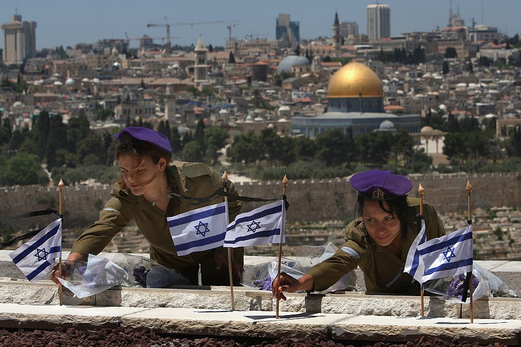 Trump estudia "seriamente" trasladar a Jerusalén la embajada de EEUU en Israel