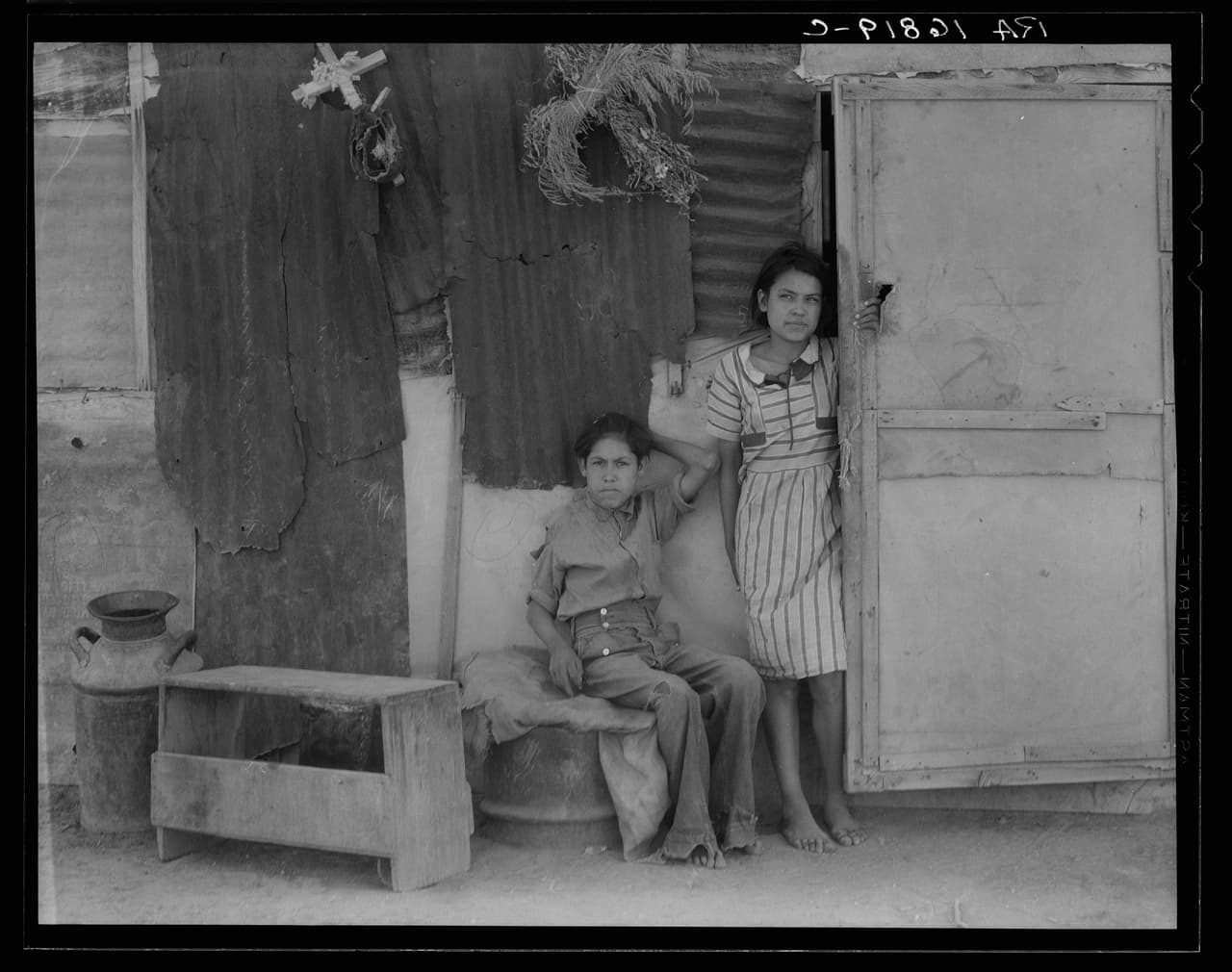 <b>Hijos de trabajadores mexicanos del algodón .</b> Casa Grande, Arizona. Mayo de 1937.