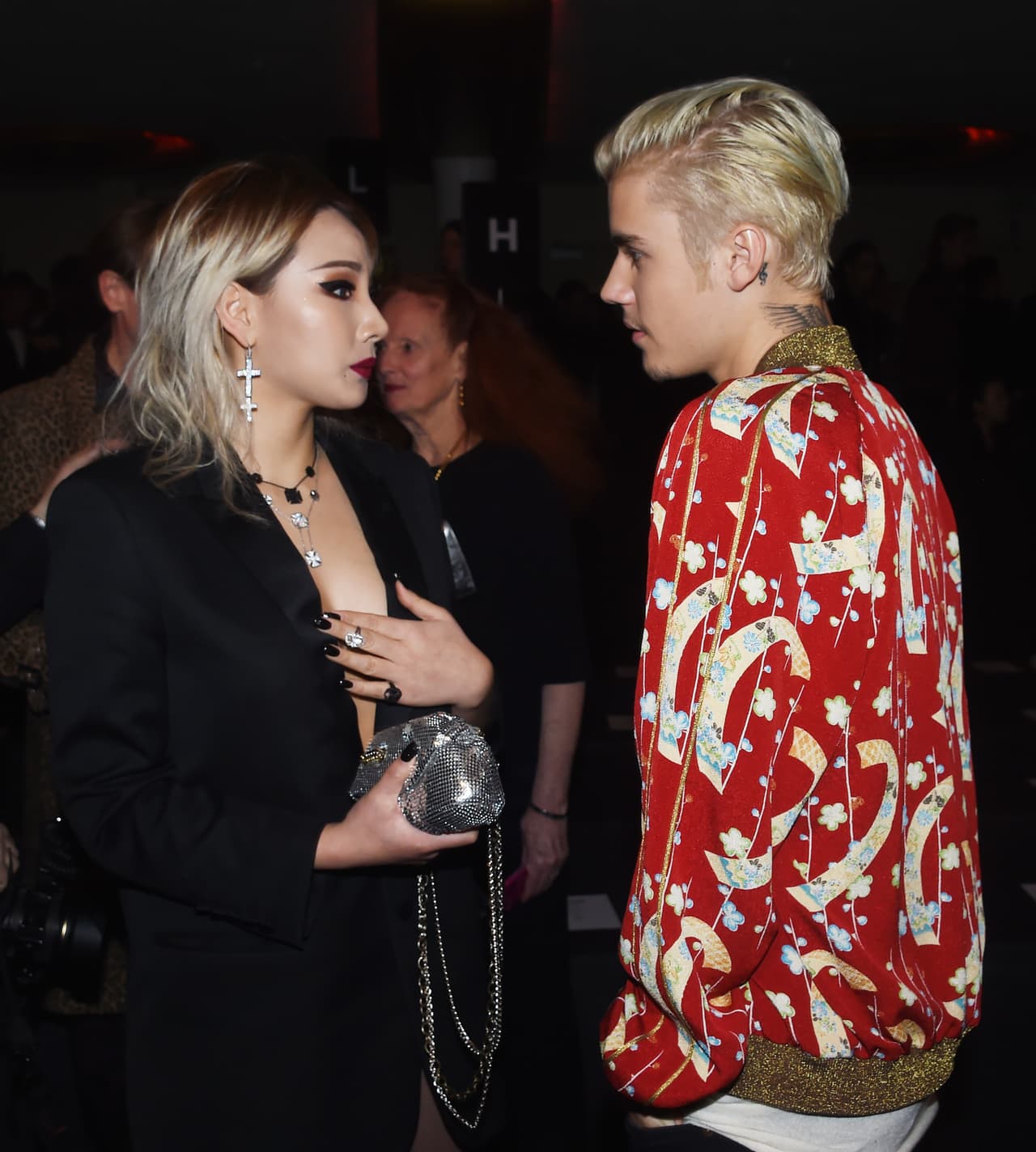 Con todo el mundo platicó...