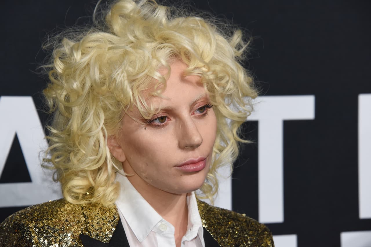 Otra que impresionó con su look fue Lady Gaga.