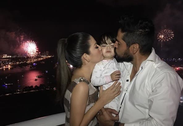 Luis Carlos Martínez, hermano de Karla Martínez es el esposo de Ana Patricia y muy pronto esperan poder hacer crecer una vez más la familia.