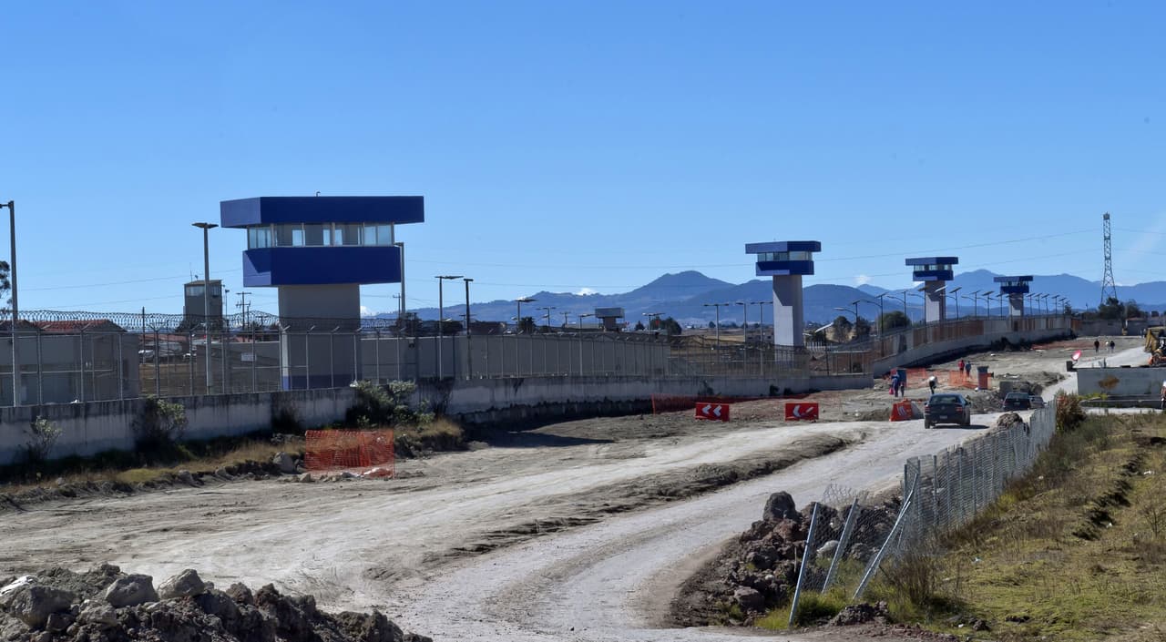 El exterior de la cárcel de máxima seguridad del Altiplano, de la cual se fugó 'El Chapo' Guzmán en 2015.