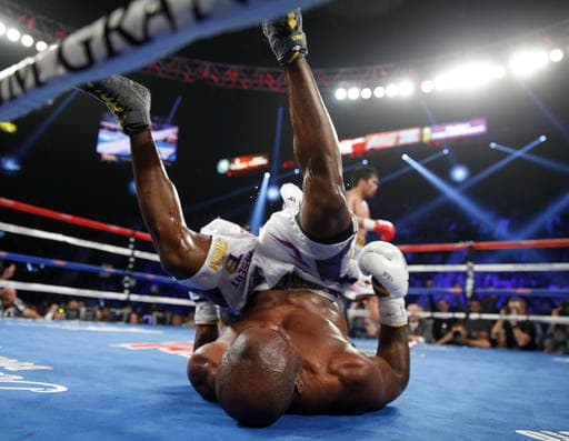 Manny Pacquiao dominó a Timothy Bradley y lo venció por decisión unánime en lo que sería su última pelea como boxeador profesional.