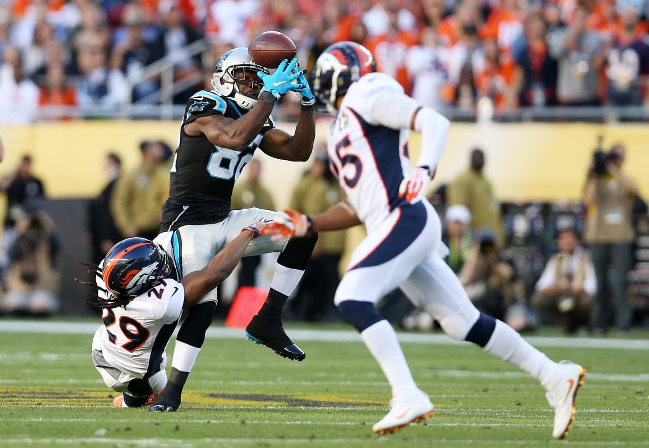 El defensivo Bradley Roby fue el encargado de cubrir a Cotchery.