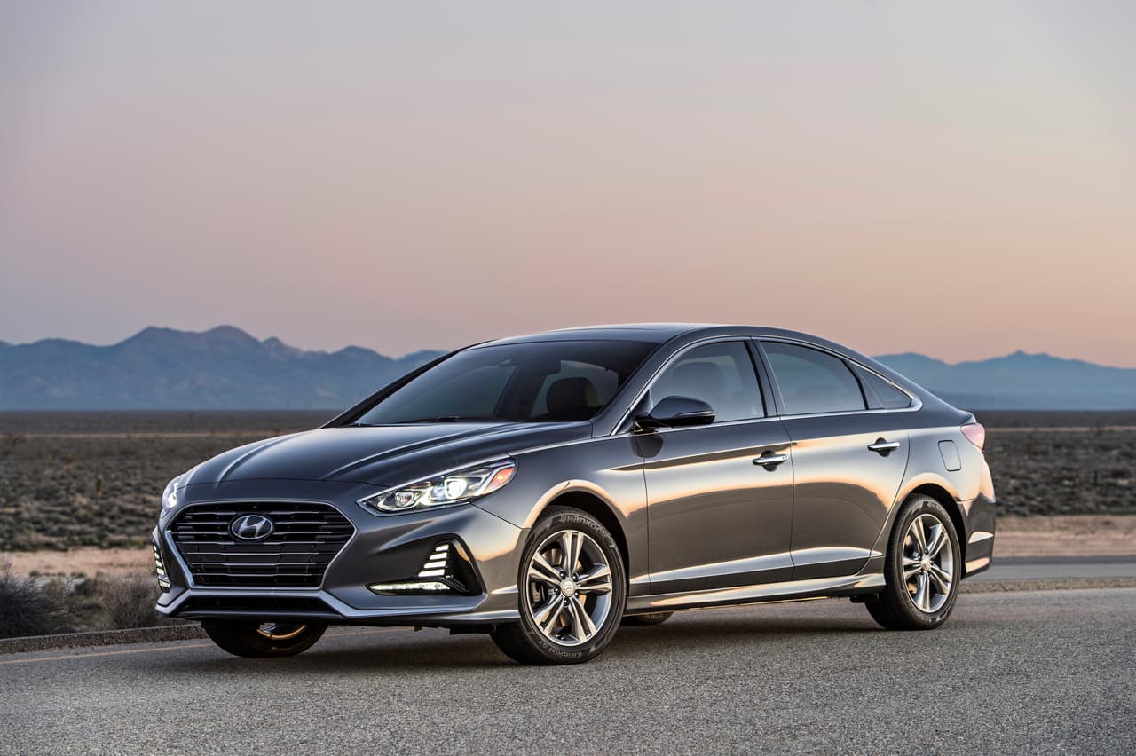 El Hyundai Sonata 2018 se despoja de algo del estilo conservador de su predecesor presentado en 2015.