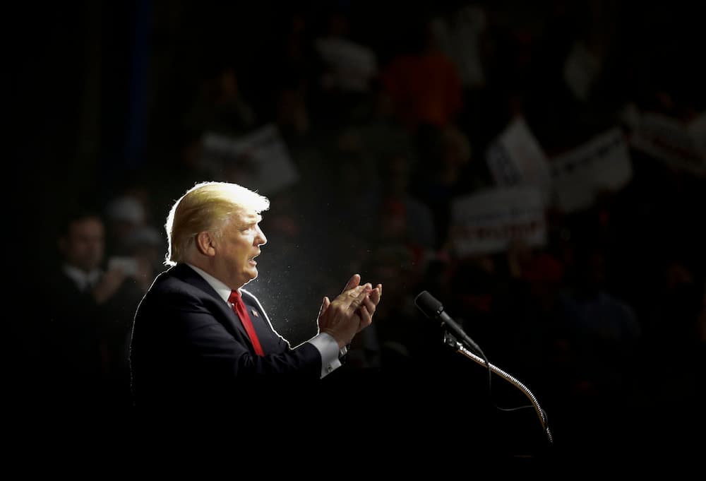 El mitin de Trump empezó con una persona que dijo haber perdido a un familiar por un acto violento de un inmigrante indocumentado