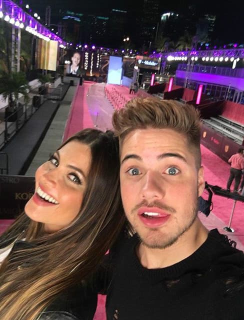 Chiqui Delgado y William Valdes están muy emocionados en los ensayos de Premio Lo Nuestro. (17 de febrero, 2016)