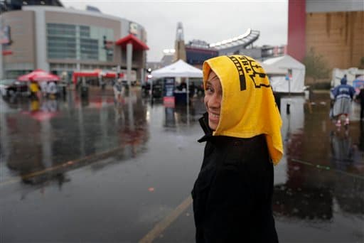 Los aficionados de ambas escuadras fueron llegando poco a poco al estadio.