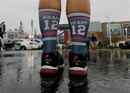 La lluvia no quiso perderse tampoco la patada de arranque de la temporada.