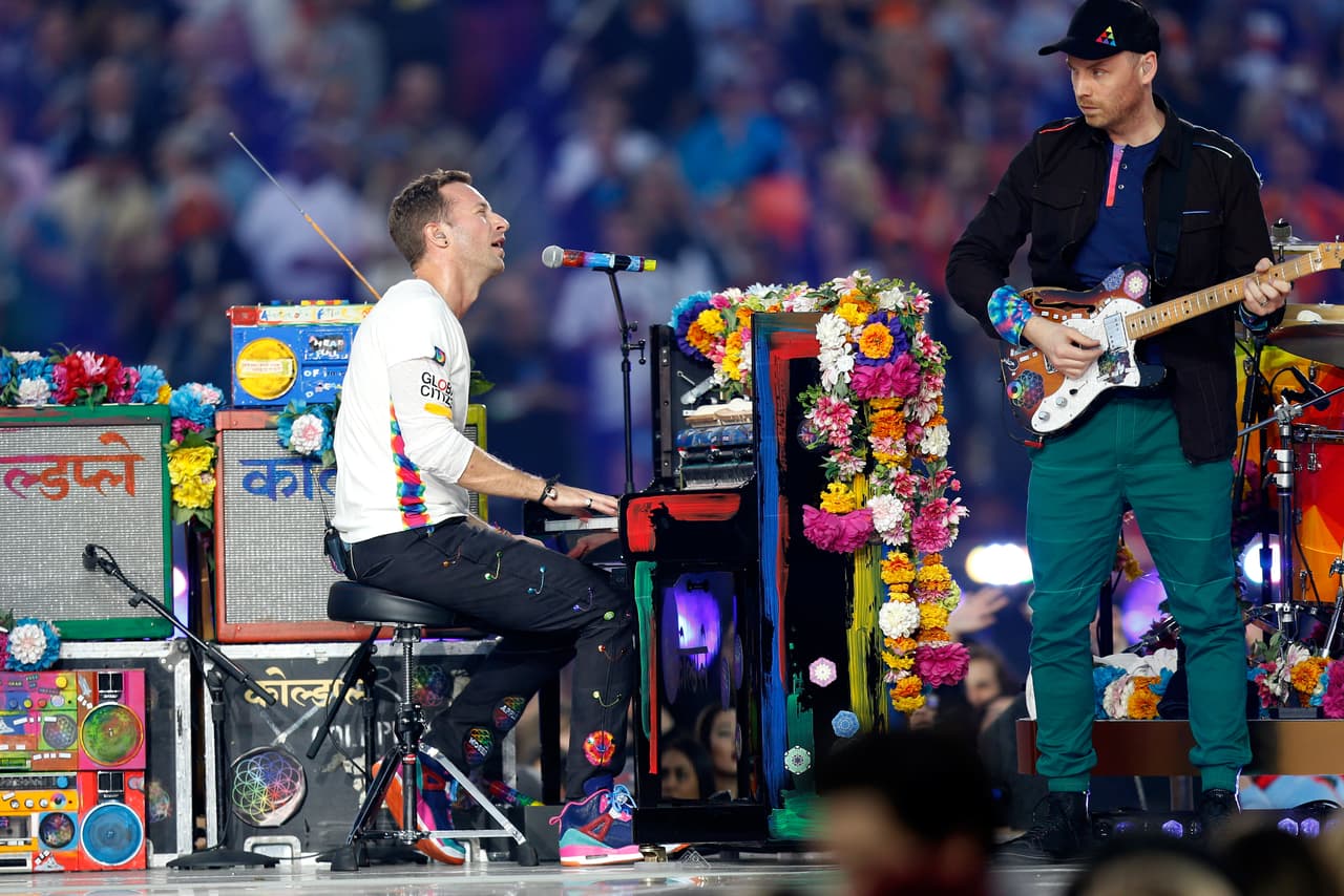 Disfruta de más imágenes del Medio tiempo del Super Bowl 50.