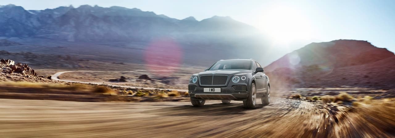 <b>Puesto 8: </b>Otra marca de lujo figura en las posiciones:
<b>Bentley</b>. Su SUV
<b>Bentayga</b>, el modelo que representa a la firma en el segmento que tanto creció este año, fue su principal objeto de búsqueda online.
<br>
