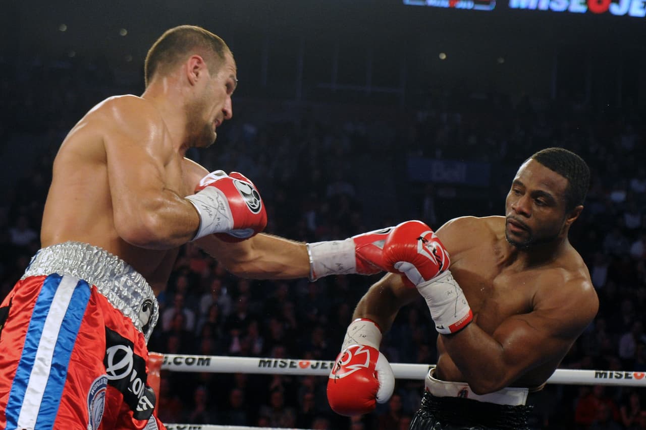 Sergey Kovalev destruyó a Jean Pascal