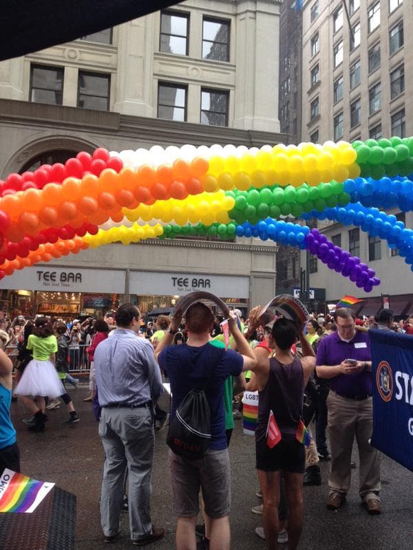 Miles celebran el Día del Orgullo Gay en NY