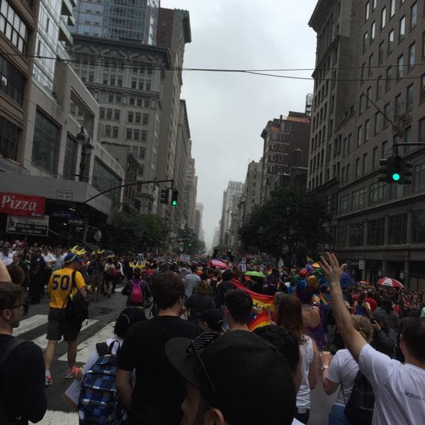 Miles celebran el Día del Orgullo Gay en NY