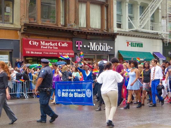 Miles celebran el Día del Orgullo Gay en NY
