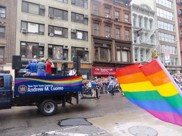 Miles celebran el Día del Orgullo Gay en NY