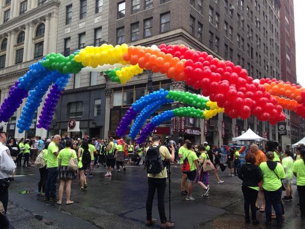 Miles celebran el Día del Orgullo Gay en NY