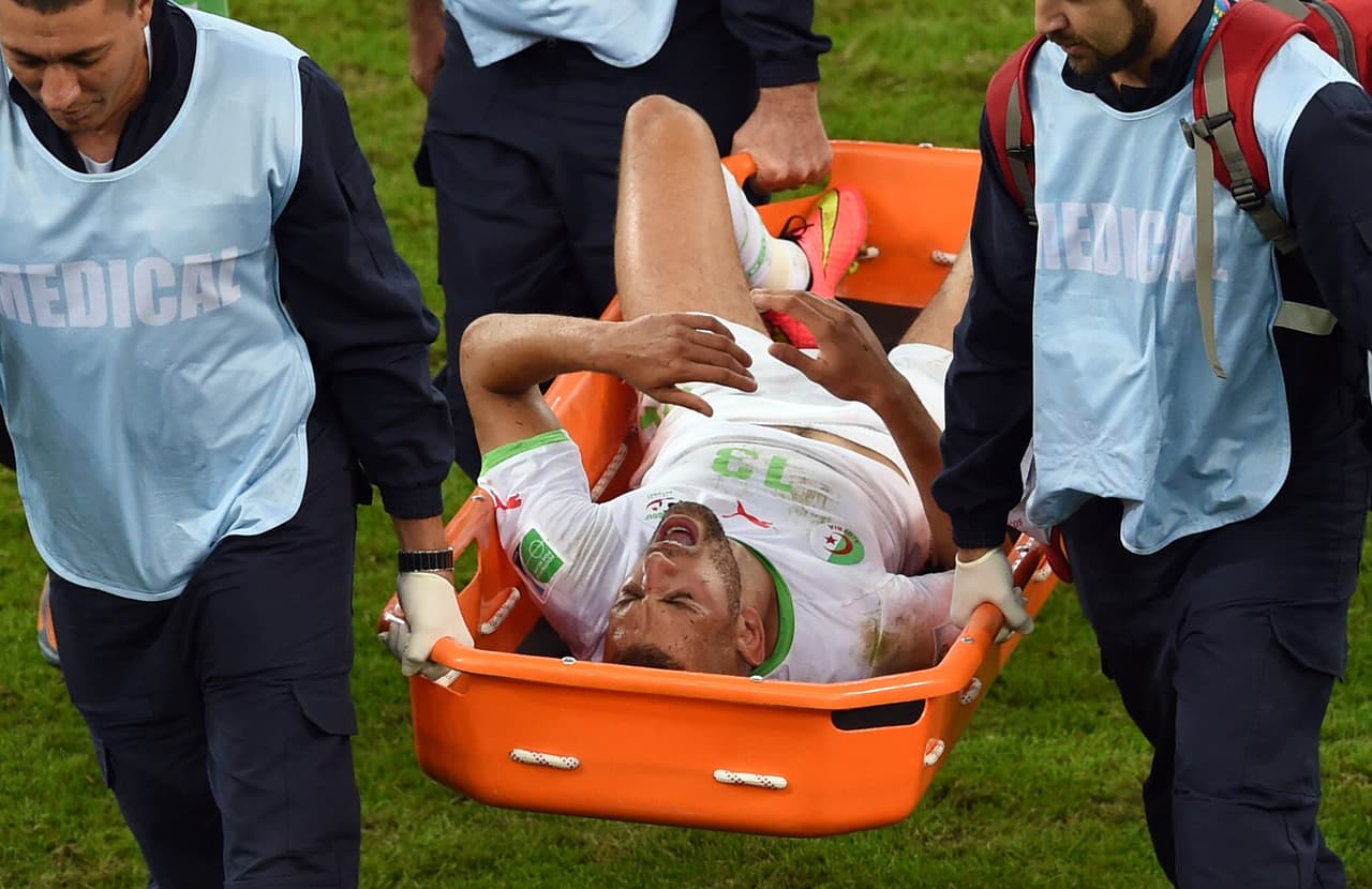 Eso sí: el choque con Akinfeev dejó muy maltrecho al pobre Slimani.