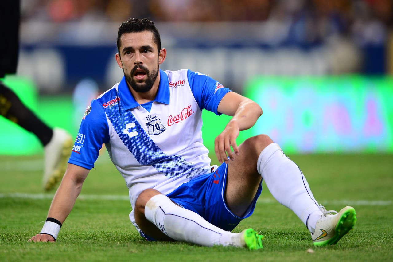 Hérculez Gómez: El delantero de Puebla era una de las esperanzas del equipo en el departamento de goles pero pasó de noche con los camoteros con sólo un gol. Sorprende pues este jugador disputó y ganó el campeonato de goleo en alguna ocasión.