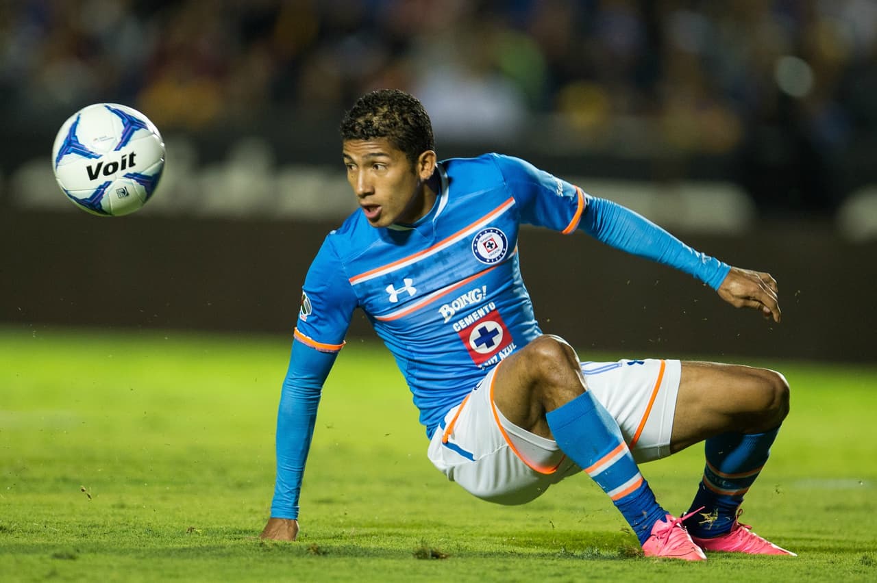 Joao Rojas: El ecuatoriano vive quizás su peor momento desde que llegó a México, en un año con Cruz Azul participó en 29 juegos con un gol facturado y muchos gestos de mala conducta dentro de la cancha.