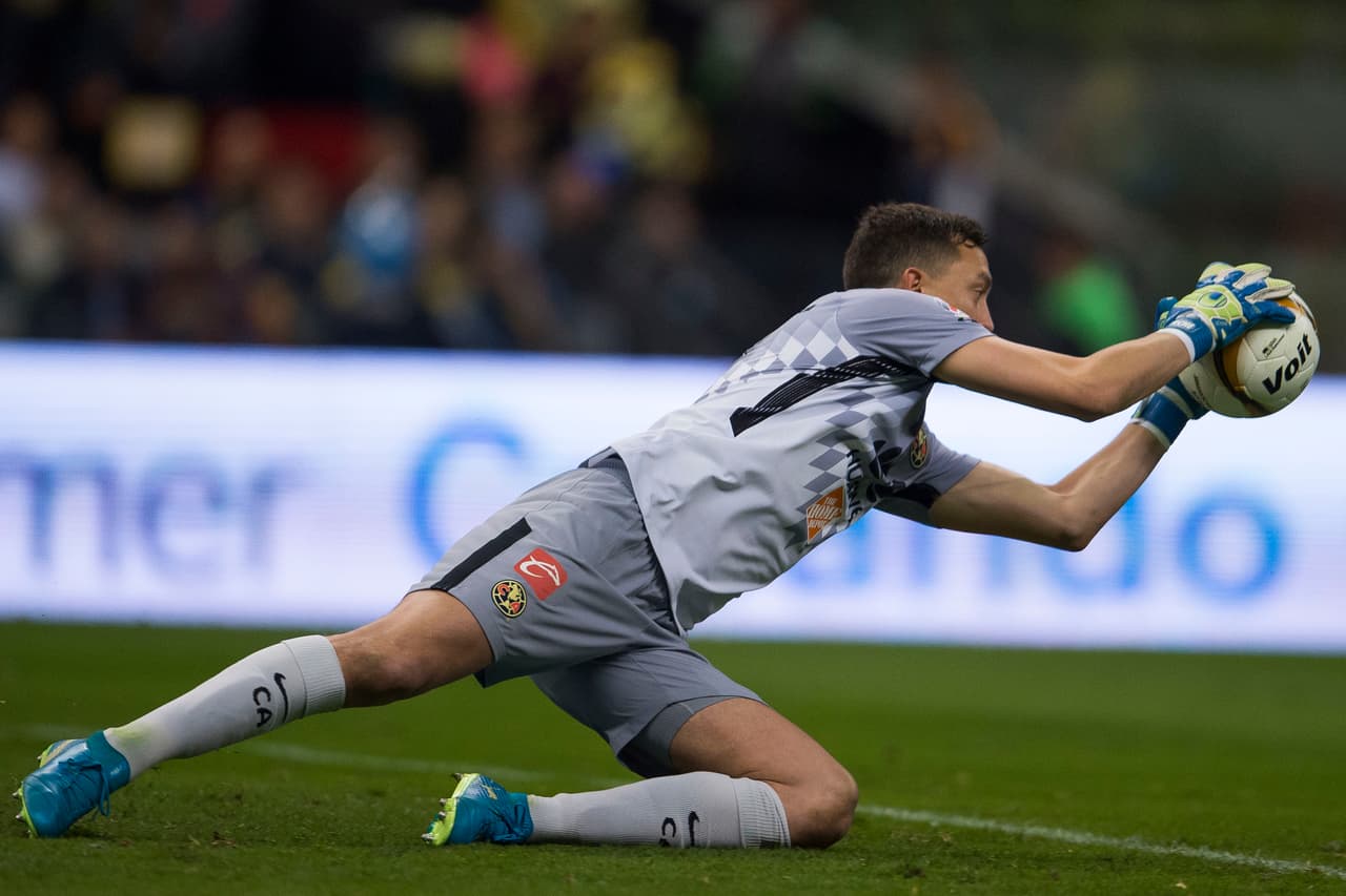 Y buena parte del mérito de mantener el cero en su arco la tuvo Agustín Marchesín que sacó todo lo que tuvo. Al menos tres de sus atajadas fueron importantes para el partido.