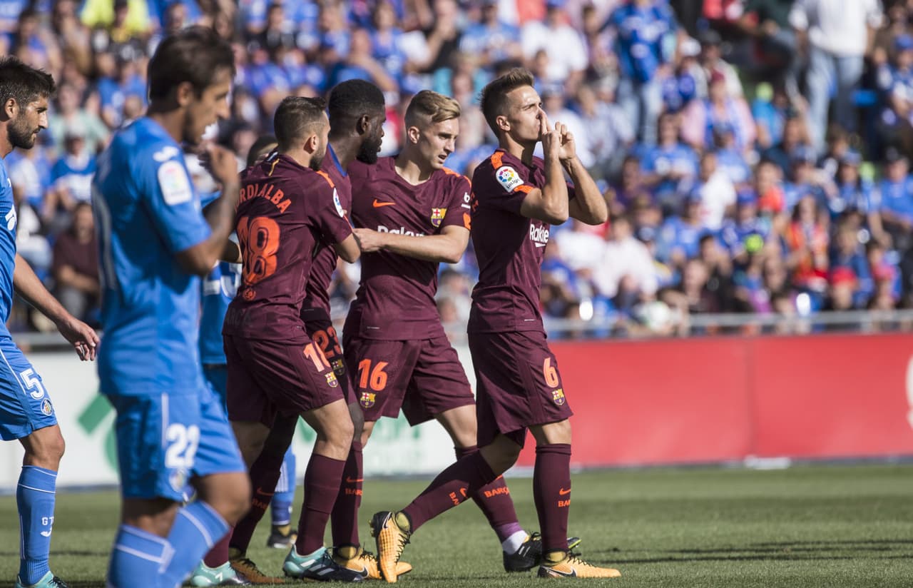 Recibió de Sergi Roberto en el área, se acomodó y de pierna derecha sacó un remate a colocar para superar al portero Guaita.