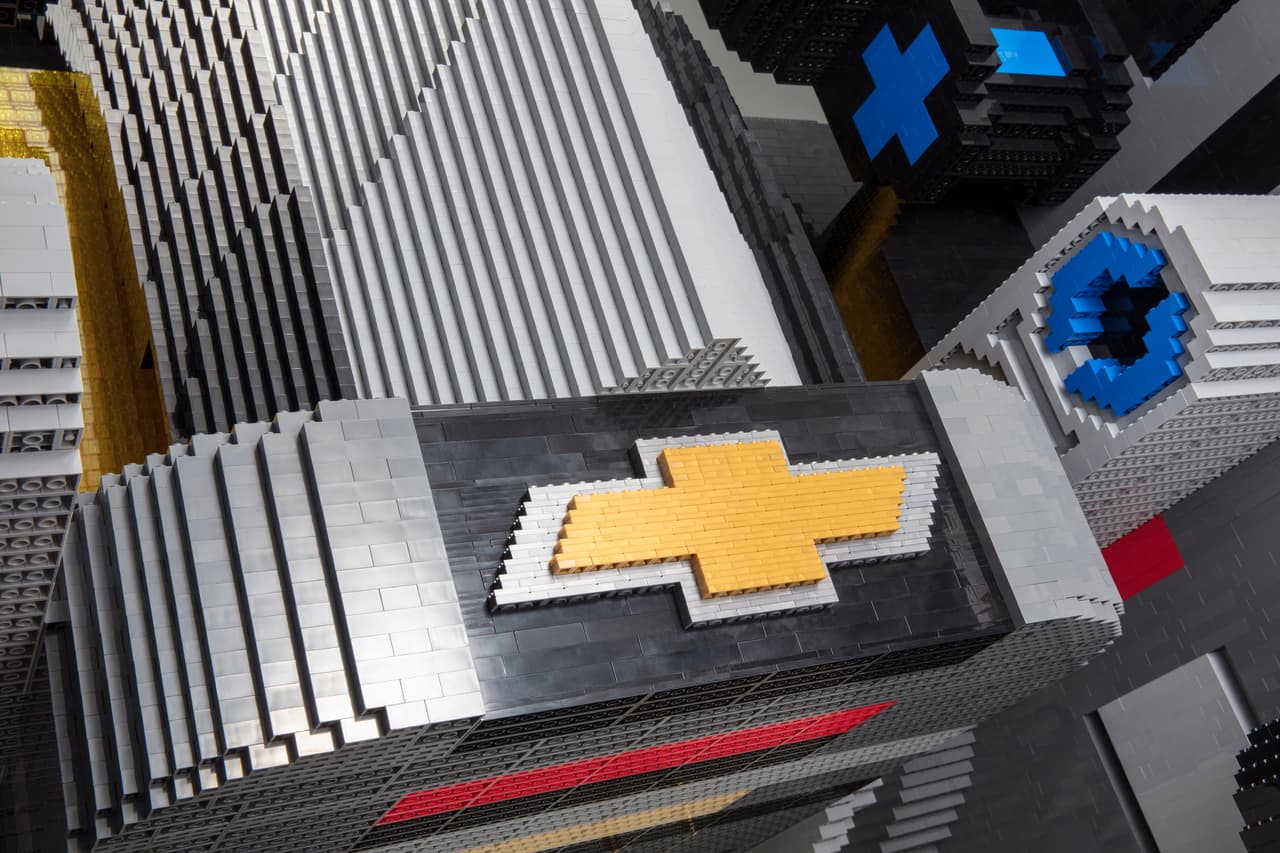 Chevrolet no esconde su participación es este divertido pero complicado proyecto.