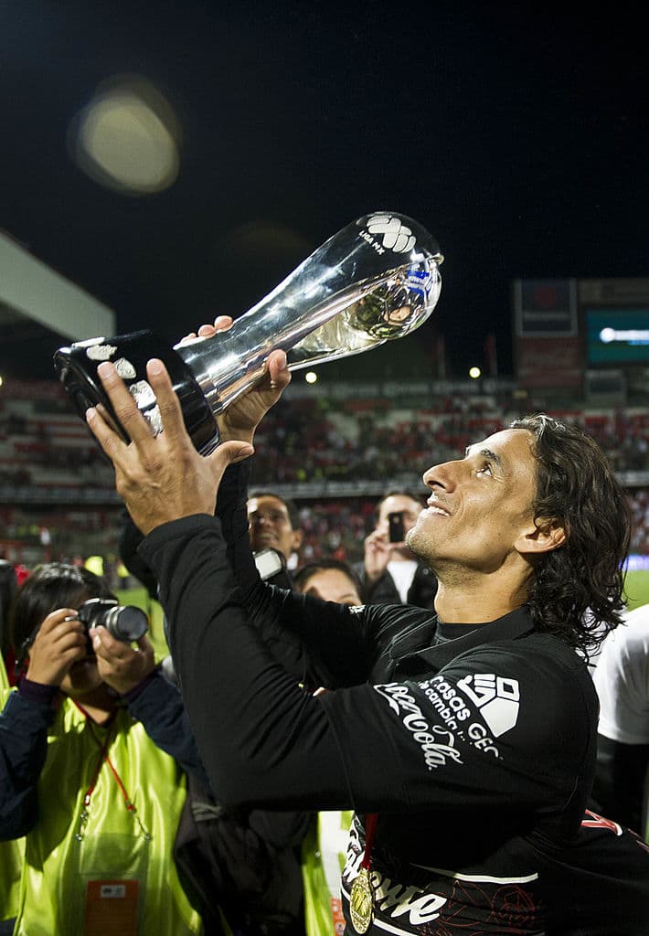 Fundado en el 2007, Xolos ascendió a la Primera División del fútbol mexicano en el 2011 y fue campeón en el Torneo Apertura 2012. Antonio Mohamed era el director técnico de aquel conjunto que se estrenó tan rápidamente en la Máxima Categoría del balompié azteca. Terminó el torneo regular en segundo sitio y en la Liguilla eliminó al Monterrey, al León y venció en la final al Toluca en el Nemesio Diez.