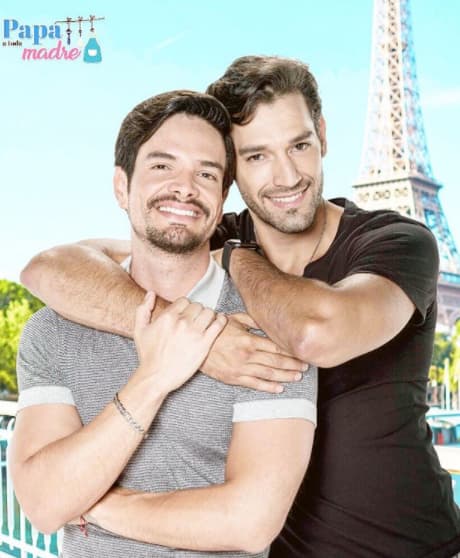 <b><a href="http://www.univision.com/programas/novelas/una-campana-homofoba-e-intolerante-exige-el-retiro-de-la-telenovela-papa-a-toda-madre">La asociación ultraconservadora Citizen Go México y el Consejo Mexicano de la Familia, exigieron que sacaran del aire la telenovela</a></b> porque "buscaba normalizar la homosexualidad".