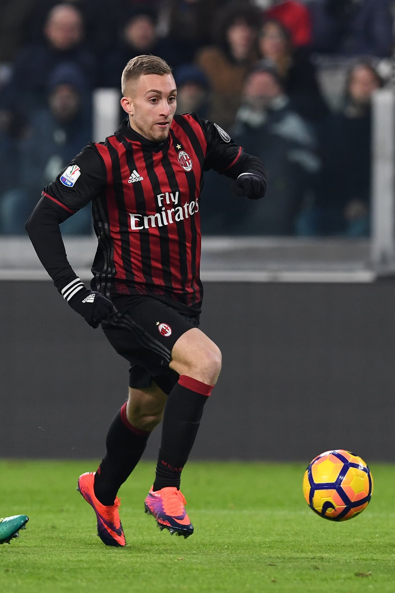 El atacante español de 22 años, Gerard Deulofeu, llegó cedido del Everton al Milán de Italia esta temporada.