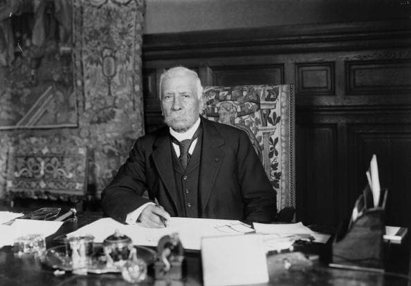 Durante su dictadura, Porfirio Díaz desconoció la separación entre Estado e Iglesia